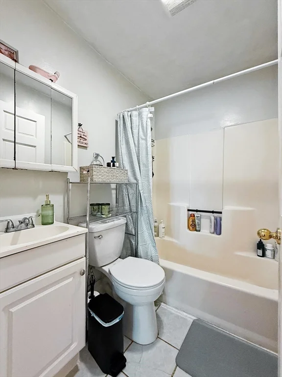 2 bed, 1 bath apartment for rent at 52 Sargent Ave Unit 1A, Winter Hill — photo 6 of 24