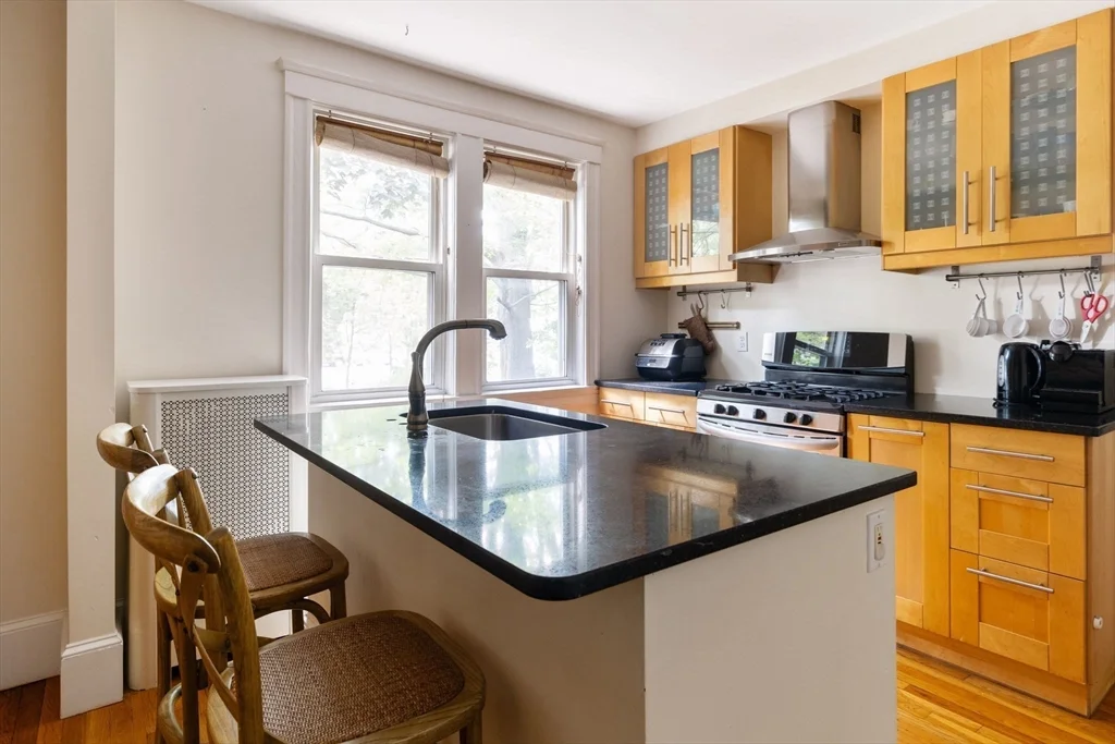 2 bed, 1 bath apartment for rent at 52 Saville St Unit 52, West Cambridge — photo 3 of 17