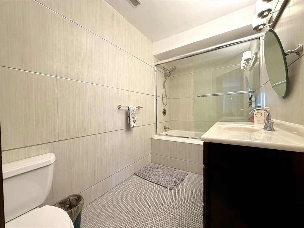4 bed, 2 bath apartment for rent at 52 Sheridan Ave Unit 52, Wellington — photo 9 of 19