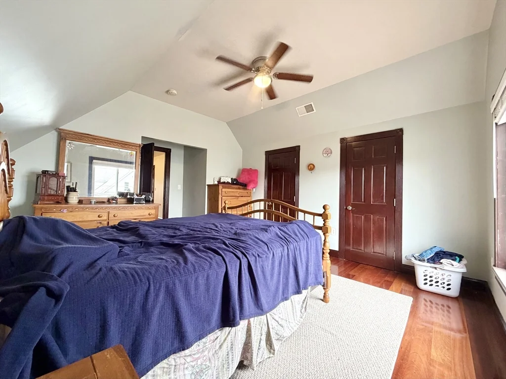 4 bed, 2 bath apartment for rent at 52 Sheridan Ave Unit 52, Wellington — photo 14 of 19