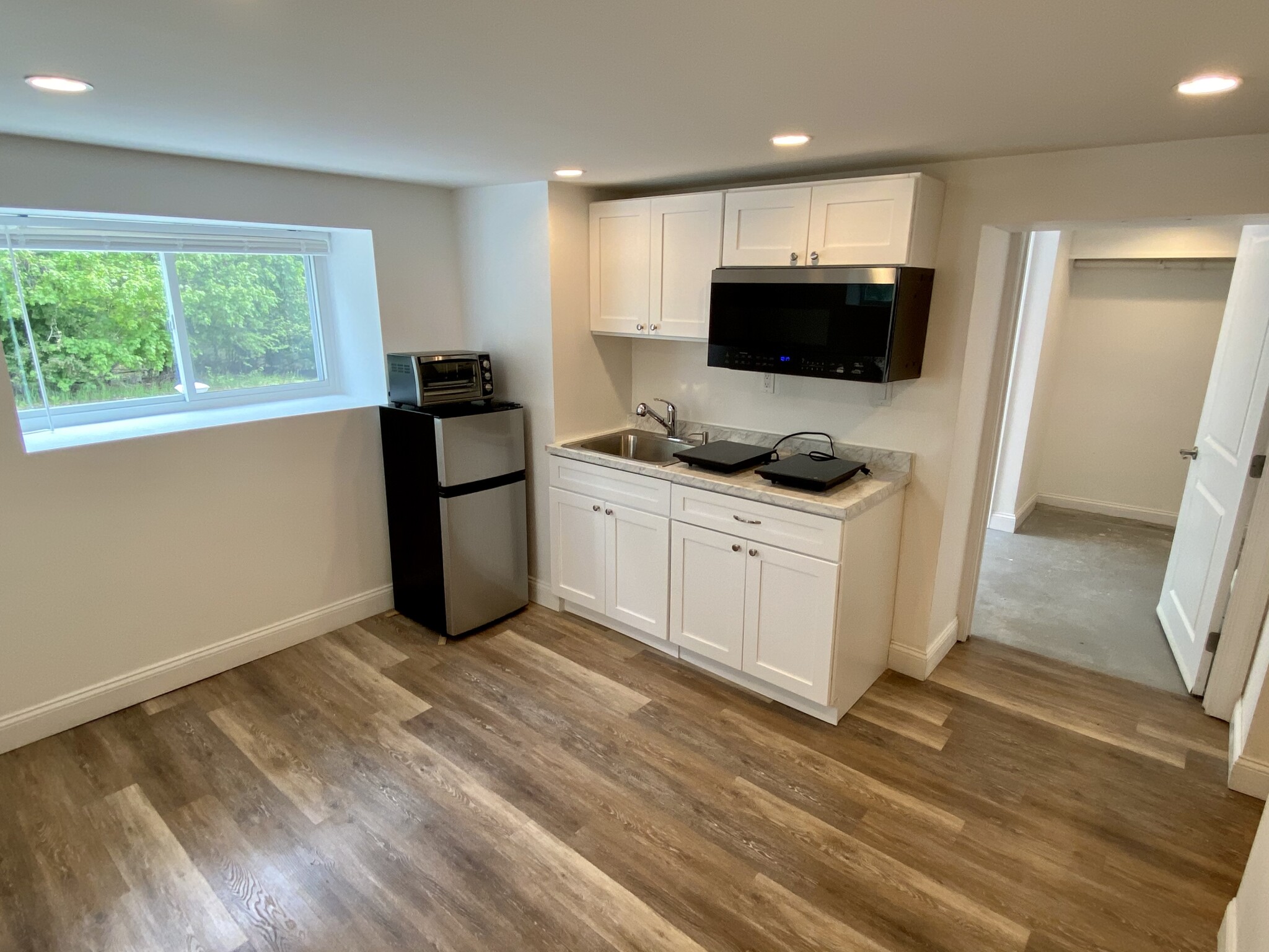 Studio bed, 1 bath apartment for rent at 52 South Border Rd Unit 52, Medford — photo 3 of 12