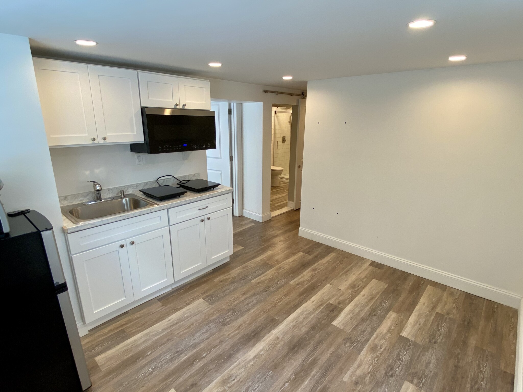 Studio bed, 1 bath apartment for rent at 52 South Border Rd Unit 52, Medford — photo 1 of 12