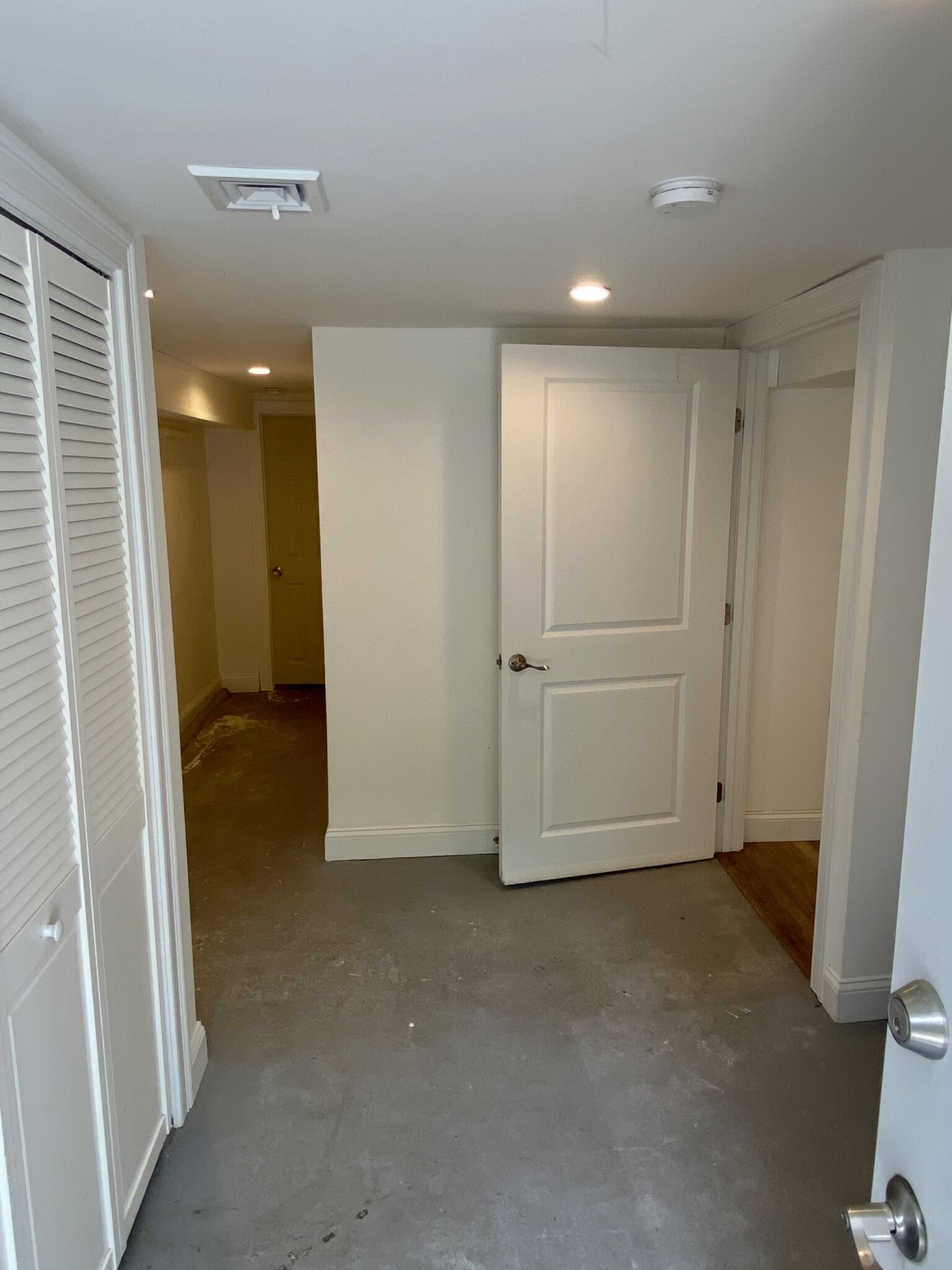 Studio bed, 1 bath apartment for rent at 52 South Border Rd Unit 52, Medford — photo 9 of 12