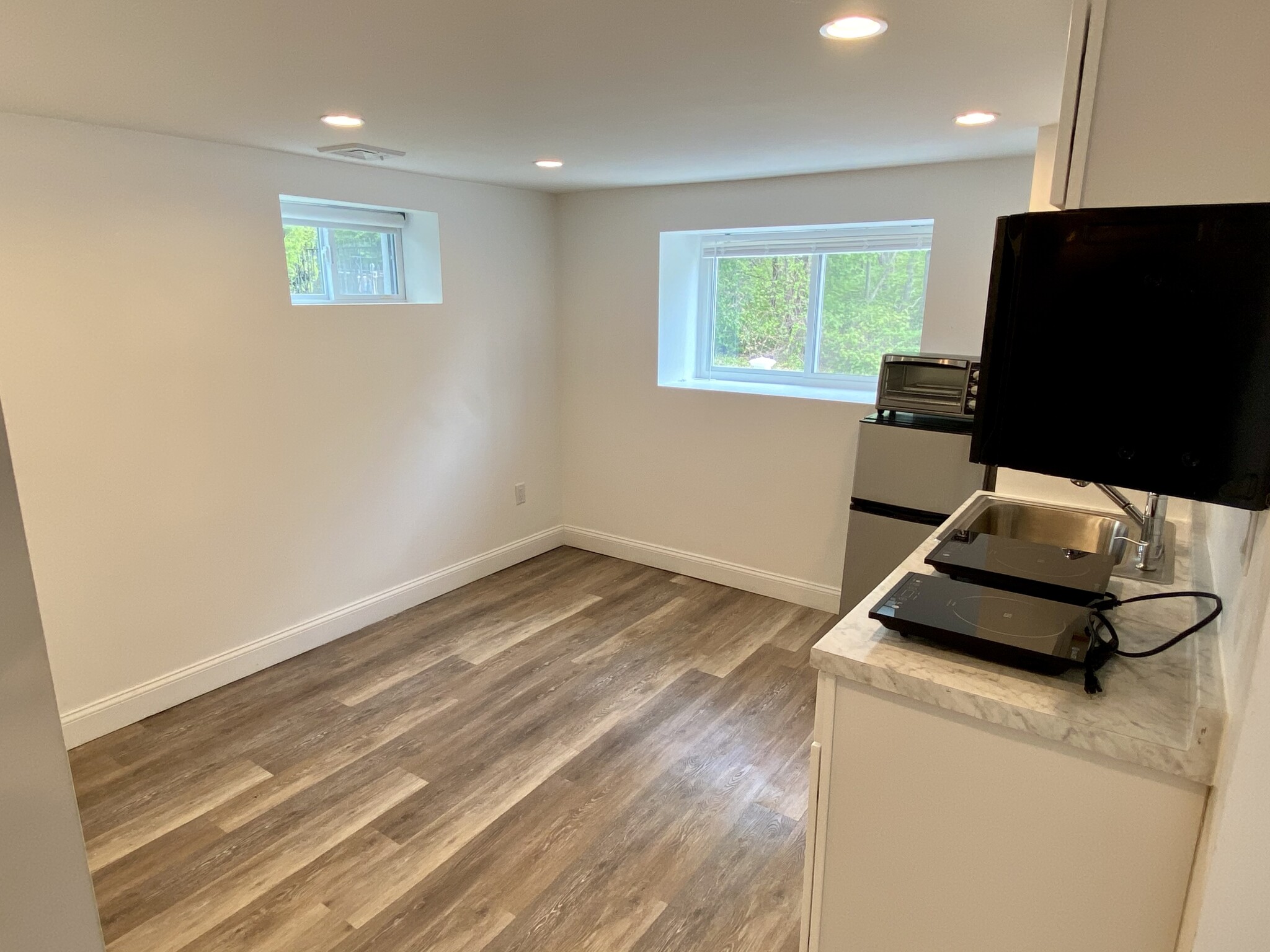 Studio bed, 1 bath apartment for rent at 52 South Border Rd Unit 52, Medford — photo 4 of 12