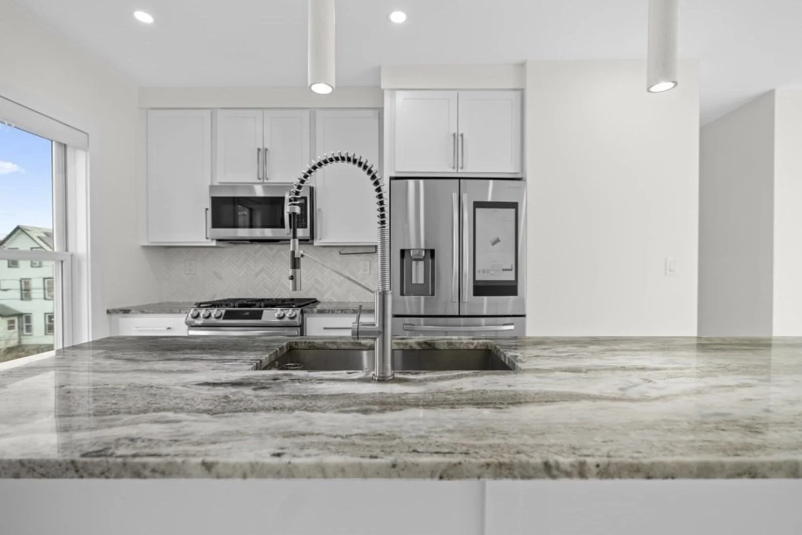 3 bed, 2 bath apartment for rent at 52 Spencer Ave Unit 3, Chelsea — photo 5 of 15