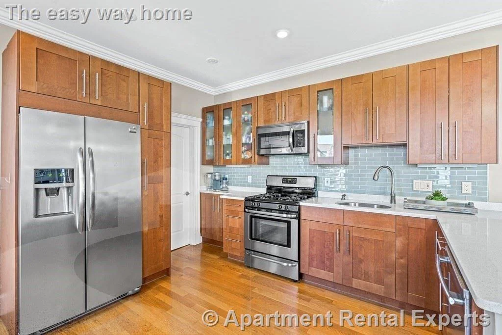 4 bed, 1 bath apartment for rent at 52 Stanley Ave Unit 2, Tufts — photo 2 of 15