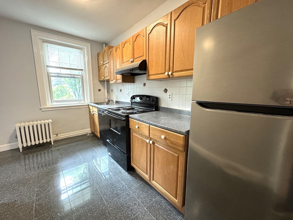 2 bed, 1 bath apartment for rent at 52 Strathmore Rd Unit 26, Brighton — photo 3 of 18