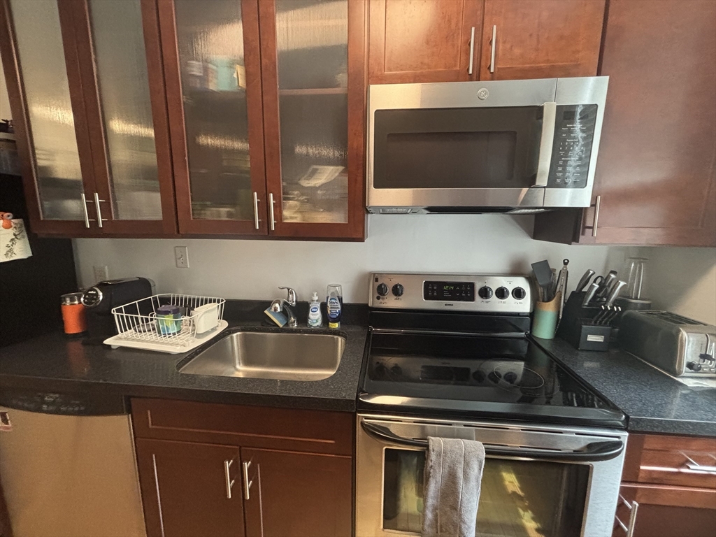 1 bed, 1 bath apartment for rent at 52 Strathmore Unit 21, Brighton — photo 3 of 18