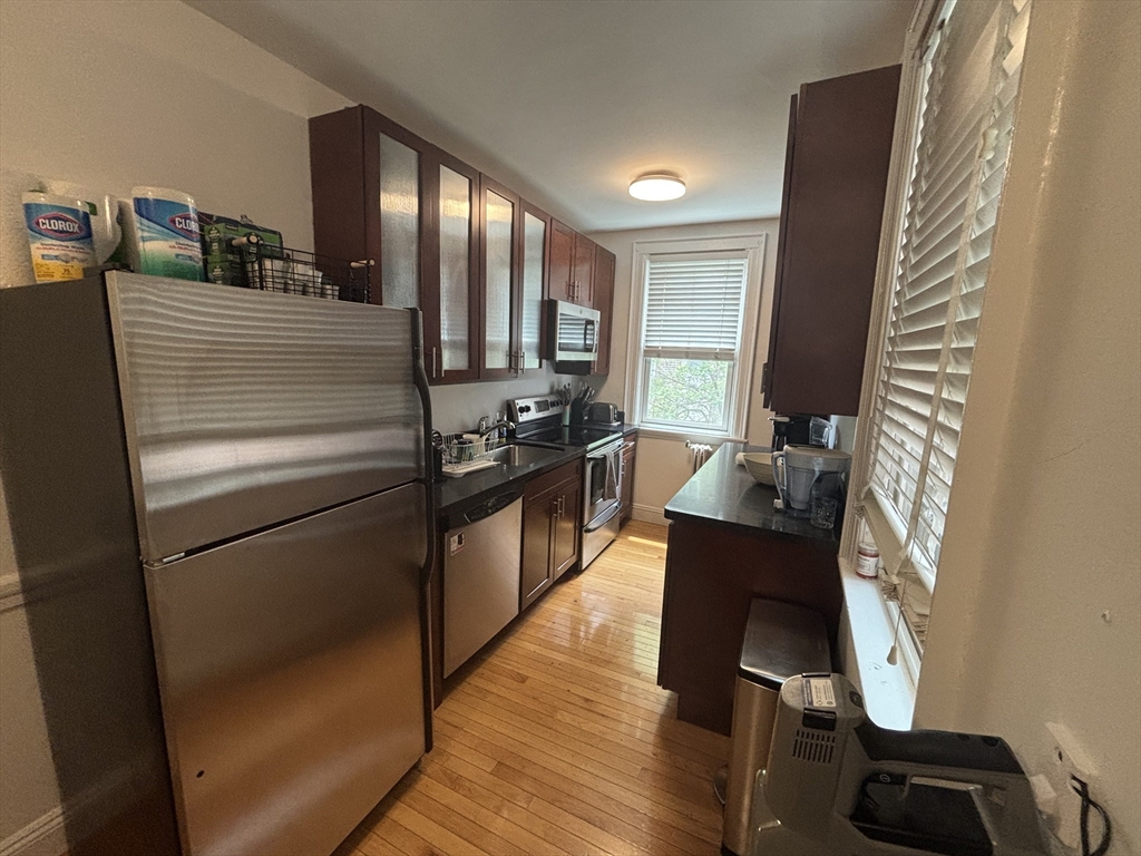 1 bed, 1 bath apartment for rent at 52 Strathmore Unit 21, Brighton — photo 4 of 18