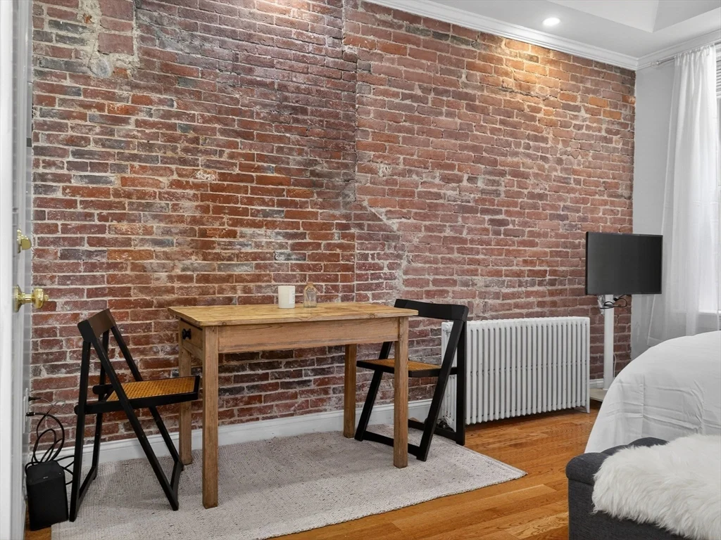 Studio bed, 1 bath apartment for rent at 52 Temple Unit 5, Boston Downtown — photo 5 of 18
