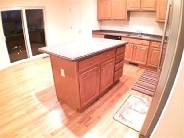 3 bed, 2 bath apartment for rent at 52 Tulip Circle Unit 52, South Grafton — photo 3 of 28