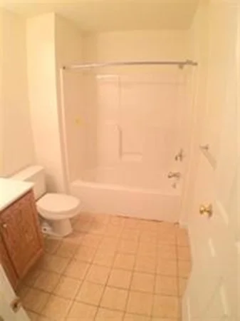3 bed, 2 bath apartment for rent at 52 Tulip Circle Unit 52, South Grafton — photo 17 of 28