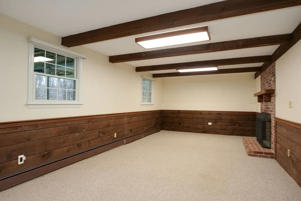 3 bed, 2 bath apartment for rent at 52 Vega Rd, Marlborough — photo 34 of 36