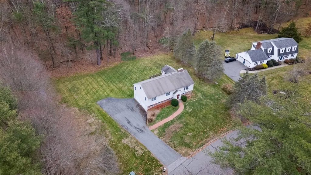 3 bed, 2 bath apartment for rent at 52 Vega Rd, Marlborough — photo 4 of 36