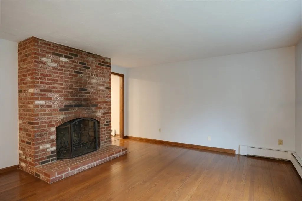 3 bed, 2 bath apartment for rent at 52 Vega Rd, Marlborough — photo 18 of 36
