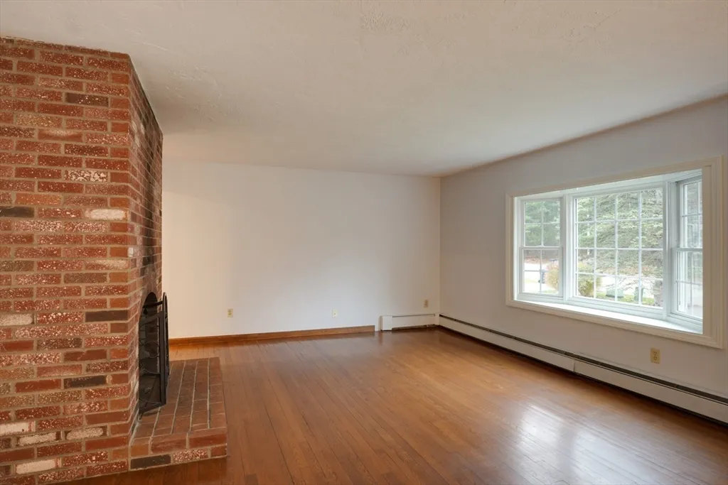3 bed, 2 bath apartment for rent at 52 Vega Rd, Marlborough — photo 20 of 36