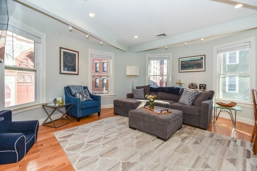 3 bed, 2 bath apartment for rent at 52 Warren St Unit 2, Charlestown — photo 4 of 16