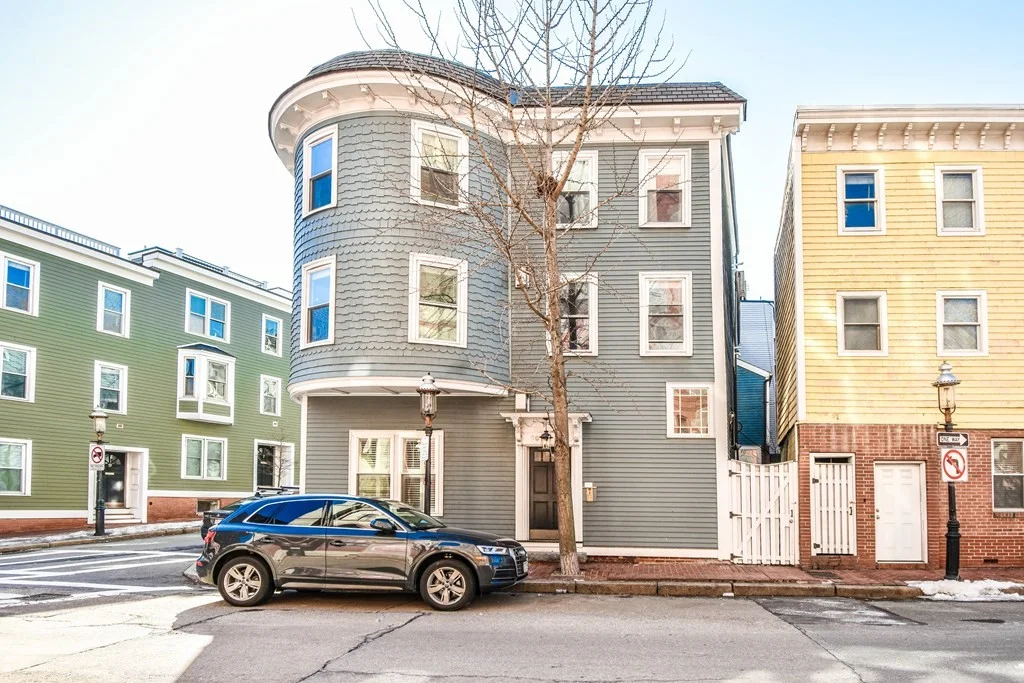 3 bed, 2 bath apartment for rent at 52 Warren St Unit 2, Charlestown