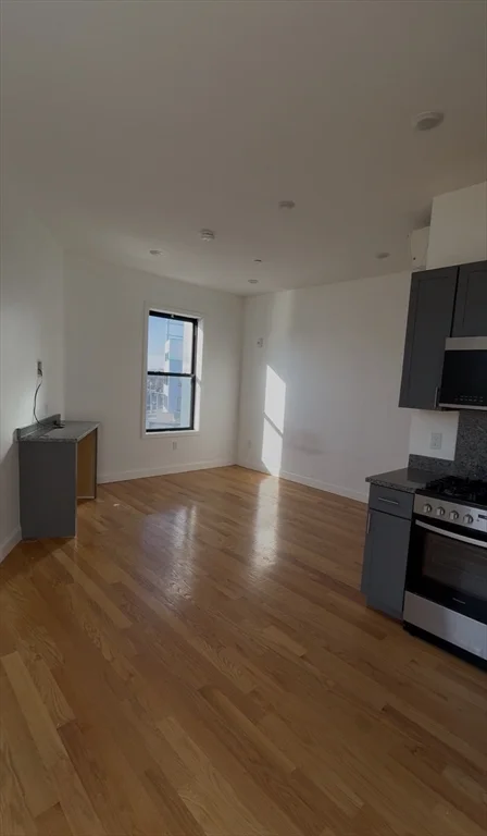 Studio bed, 1 bath apartment for rent at 52 Washington Ave Unit 405, Chelsea — photo 3 of 9