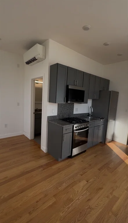 Studio bed, 1 bath apartment for rent at 52 Washington Ave Unit 405, Chelsea — photo 6 of 9