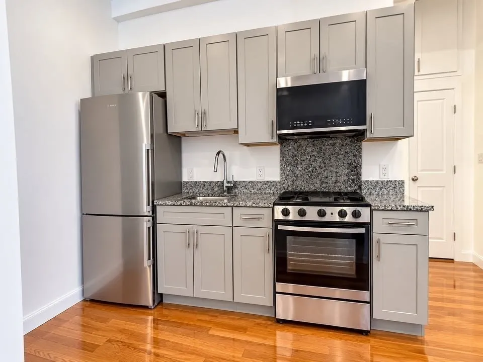Studio bed, 1 bath apartment for rent at 52 Washington Ave Unit 601, Chelsea — photo 5 of 12