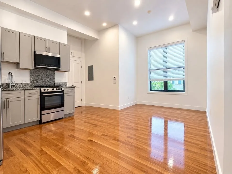 Studio bed, 1 bath apartment for rent at 52 Washington Ave Unit 601, Chelsea — photo 4 of 12