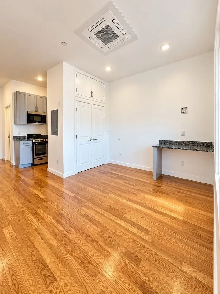 Studio bed, 1 bath apartment for rent at 52 Washington Ave Unit 907, Chelsea — photo 1 of 9