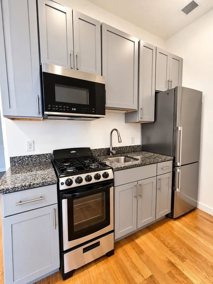Studio bed, 1 bath apartment for rent at 52 Washington Ave Unit 907, Chelsea — photo 3 of 9