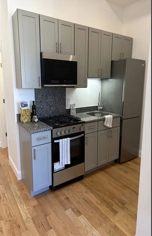 Studio bed, 1 bath apartment for rent at 52 Washington St Unit 404, Chelsea