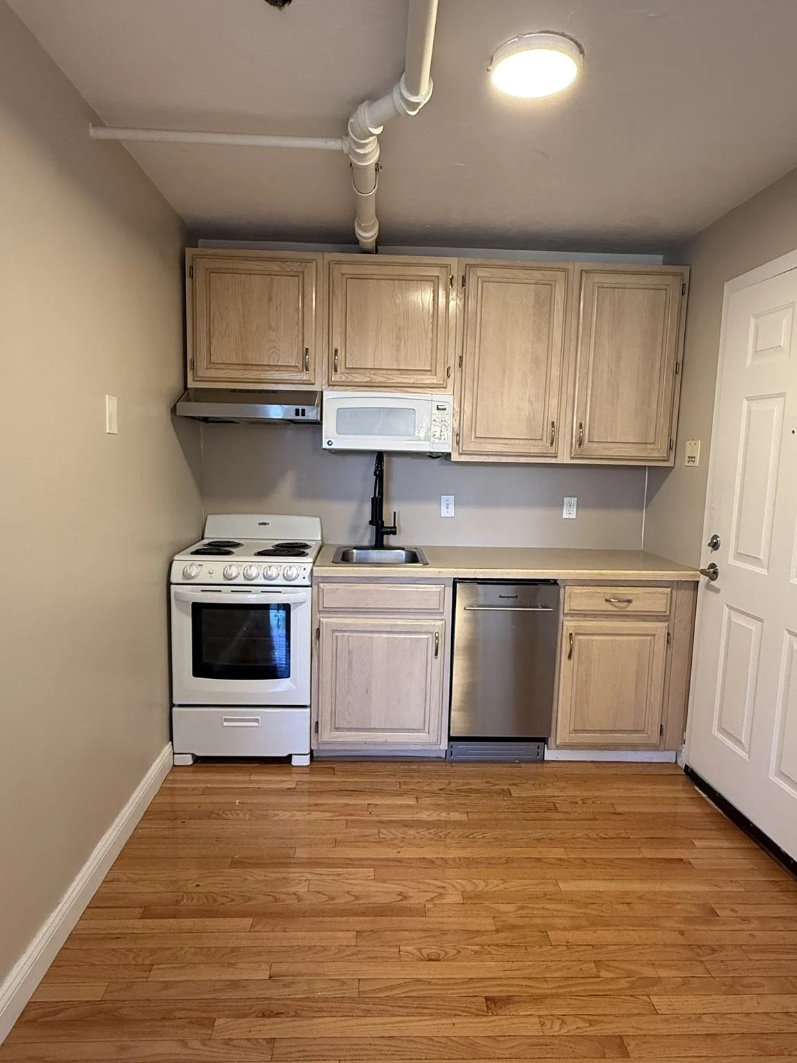1 bed, 1 bath apartment for rent at 52 Washington Unit 7, East Boston — photo 5 of 11