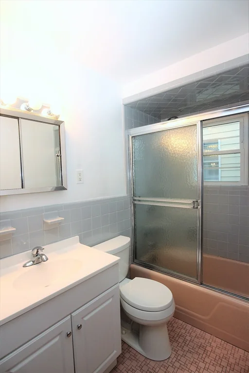 3 bed, 1 bath apartment for rent at 52 Westminster Ave Unit 52, Watertown — photo 14 of 21