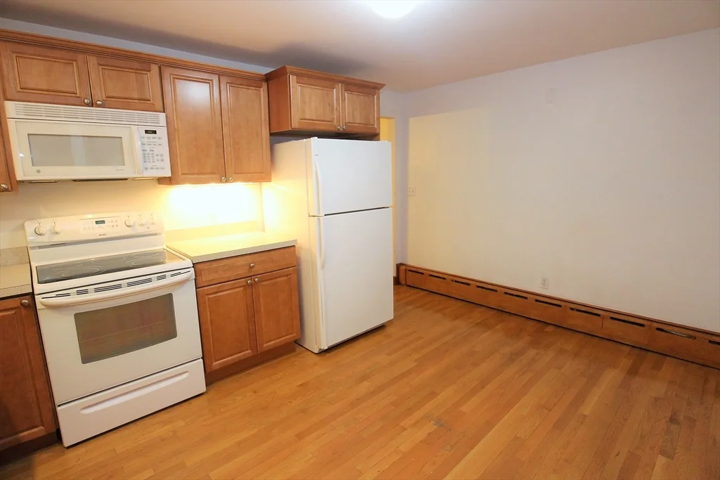 3 bed, 1 bath apartment for rent at 52 Westminster Ave Unit 52, Watertown — photo 4 of 21