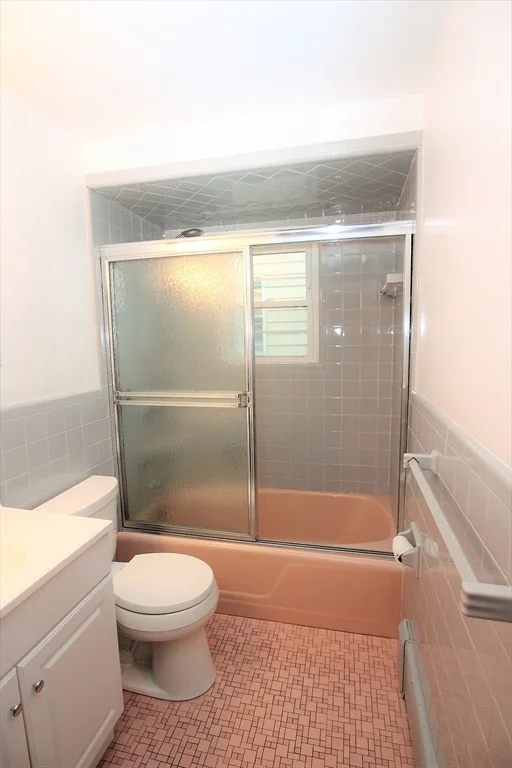 3 bed, 1 bath apartment for rent at 52 Westminster Ave Unit 52, Watertown — photo 15 of 21