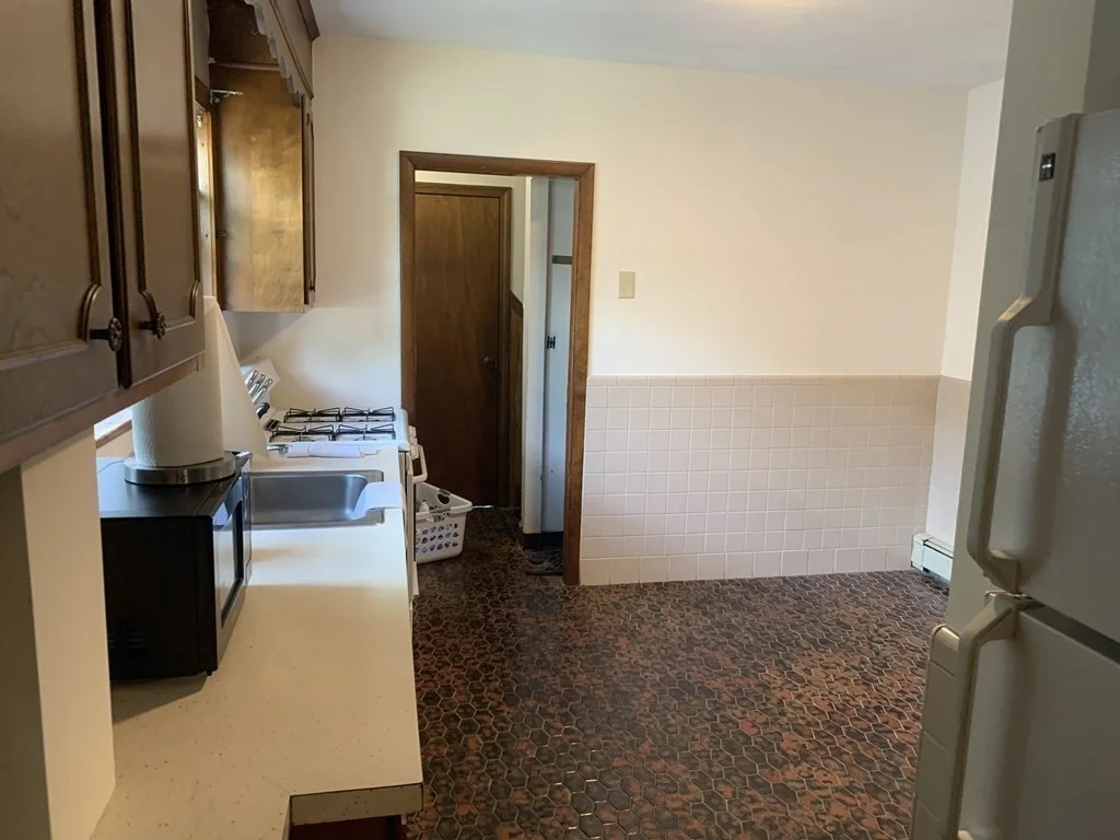3 bed, 1 bath apartment for rent at 52 Winter St Unit 2, Tufts University — photo 10 of 15