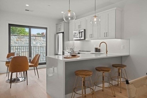 3 bed, 2 bath apartment for rent at 52 Withington St Unit 3, Dorchester — photo 3 of 12