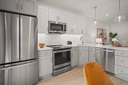 3 bed, 2 bath apartment for rent at 52 Withington St Unit 3, Dorchester — photo 4 of 12