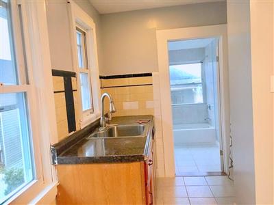 5 bed, 2 bath apartment for rent at 52 Woods Ave Unit 2, West Somerville — photo 2 of 27
