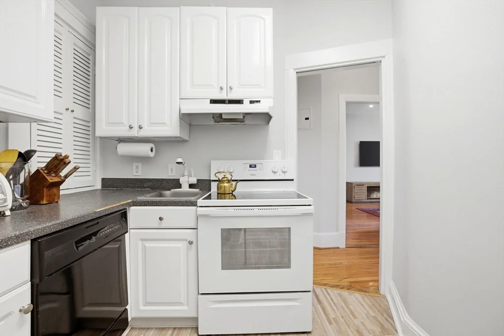 1 bed, 1 bath apartment for rent at 520 Beacon St Unit 2F, Fenway — photo 5 of 18