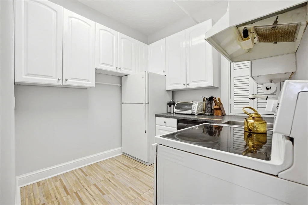 1 bed, 1 bath apartment for rent at 520 Beacon St Unit 2F, Fenway — photo 7 of 18