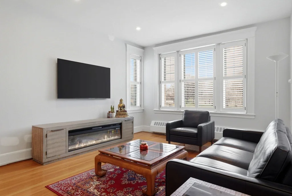 1 bed, 1 bath apartment for rent at 520 Beacon St Unit 2F, Fenway