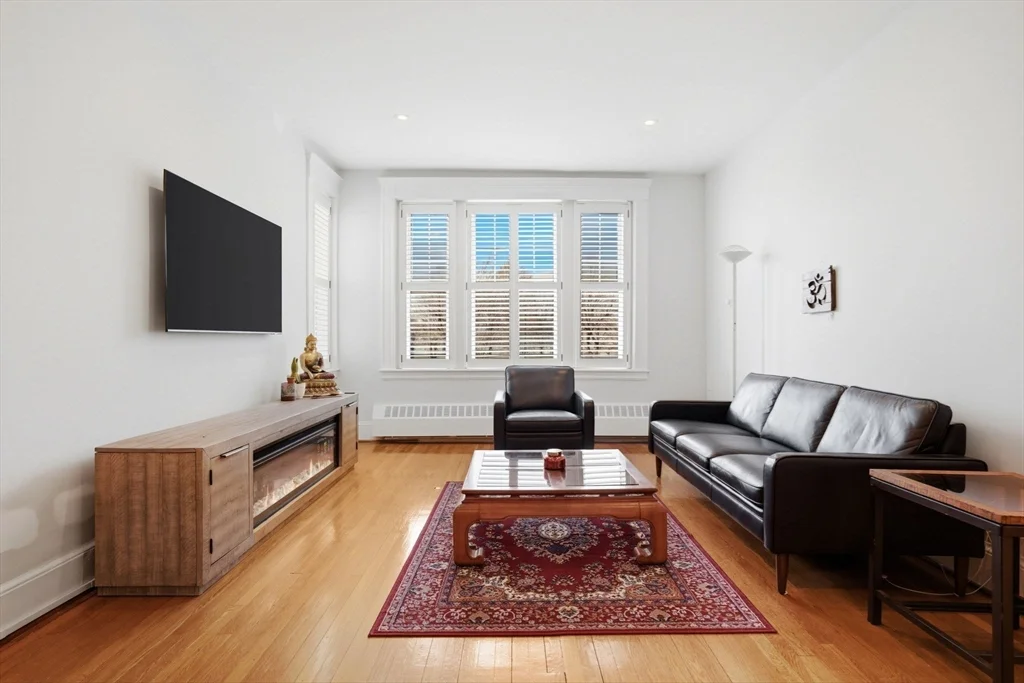 1 bed, 1 bath apartment for rent at 520 Beacon St Unit 2F, Fenway — photo 2 of 18