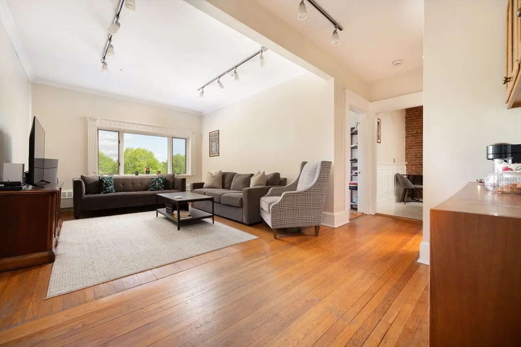 2 bed, 2 bath apartment for rent at 520 Beacon St Unit 4A, Back Bay — photo 2 of 26