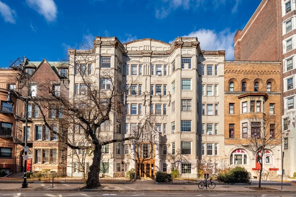 2 bed, 2 bath apartment for rent at 520 Beacon St Unit 4A, Back Bay
