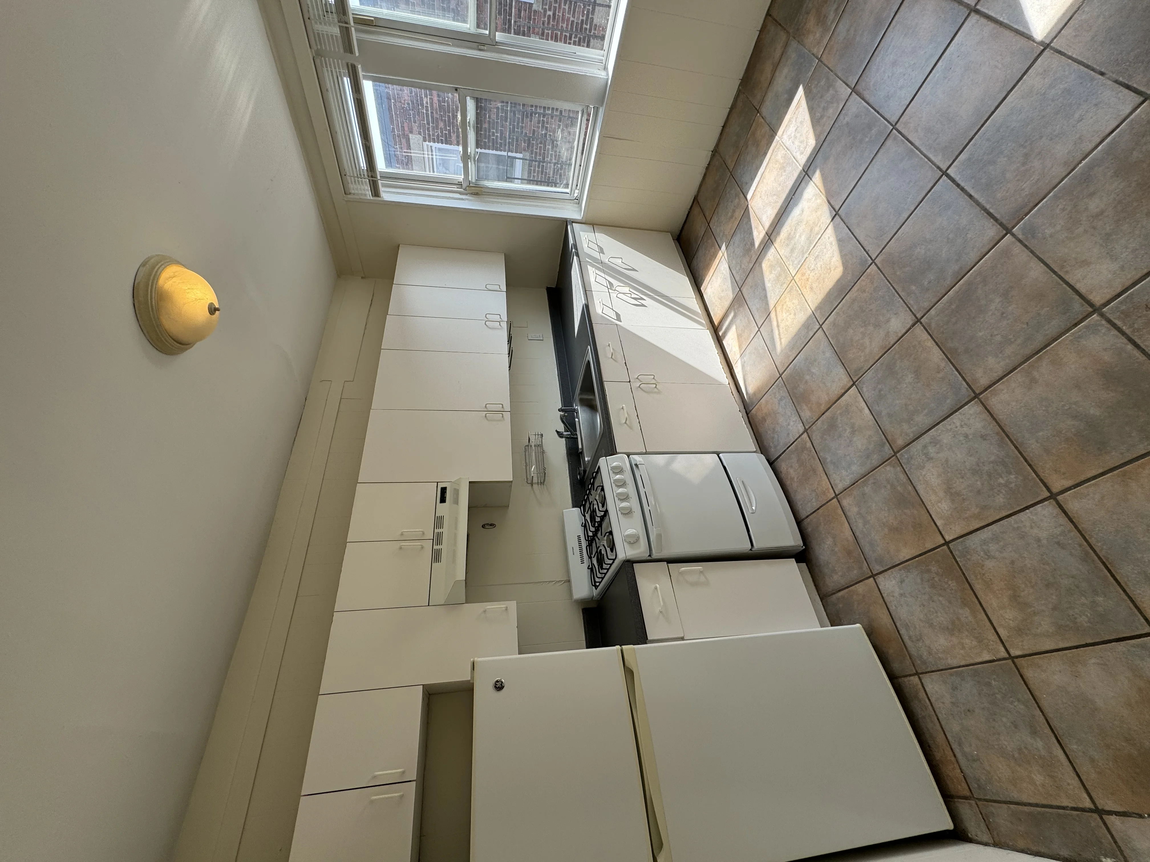 2 bed, 1 bath apartment for rent at 520 Cambridge St Unit 2, Allston — photo 3 of 5