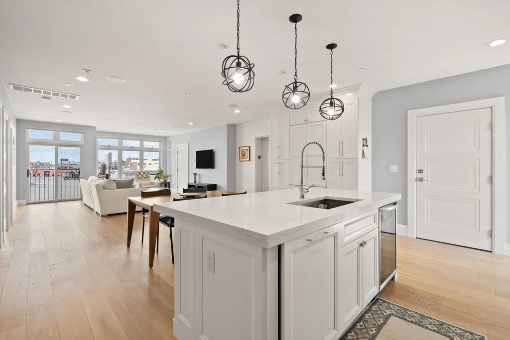 2 bed, 2 bath apartment for rent at 520 Dorchester Ave Unit 3R, South Boston — photo 4 of 31