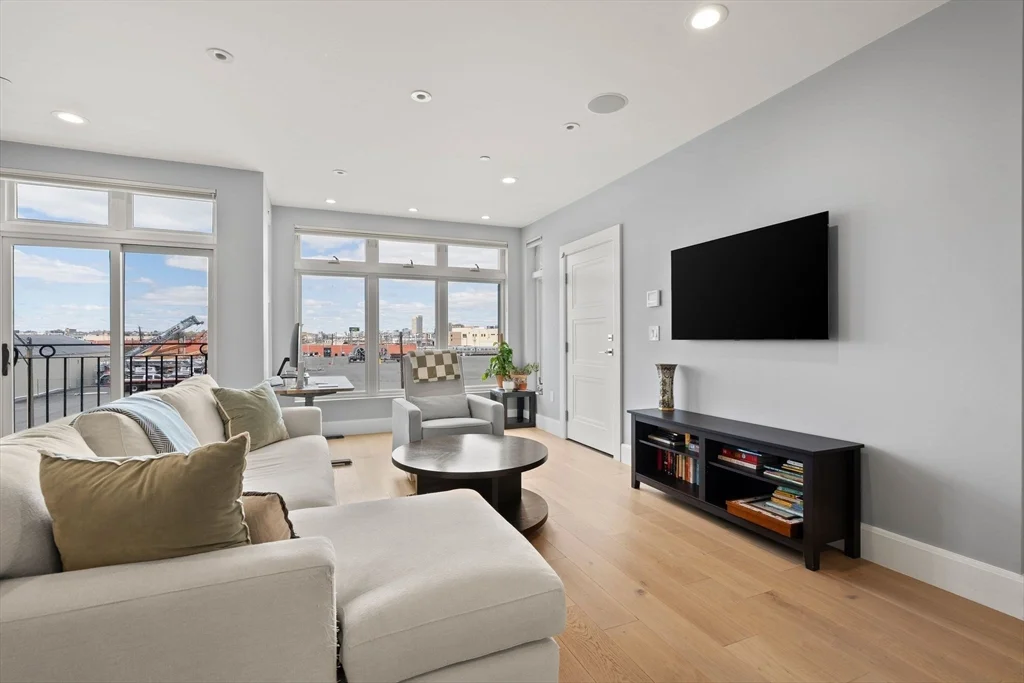 2 bed, 2 bath apartment for rent at 520 Dorchester Ave Unit 3R, South Boston — photo 8 of 31