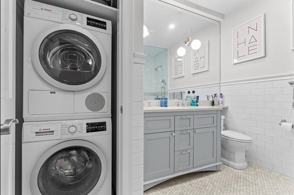 2 bed, 1 bath apartment for rent at 520 Massachusetts Unit 1, South End — photo 8 of 9