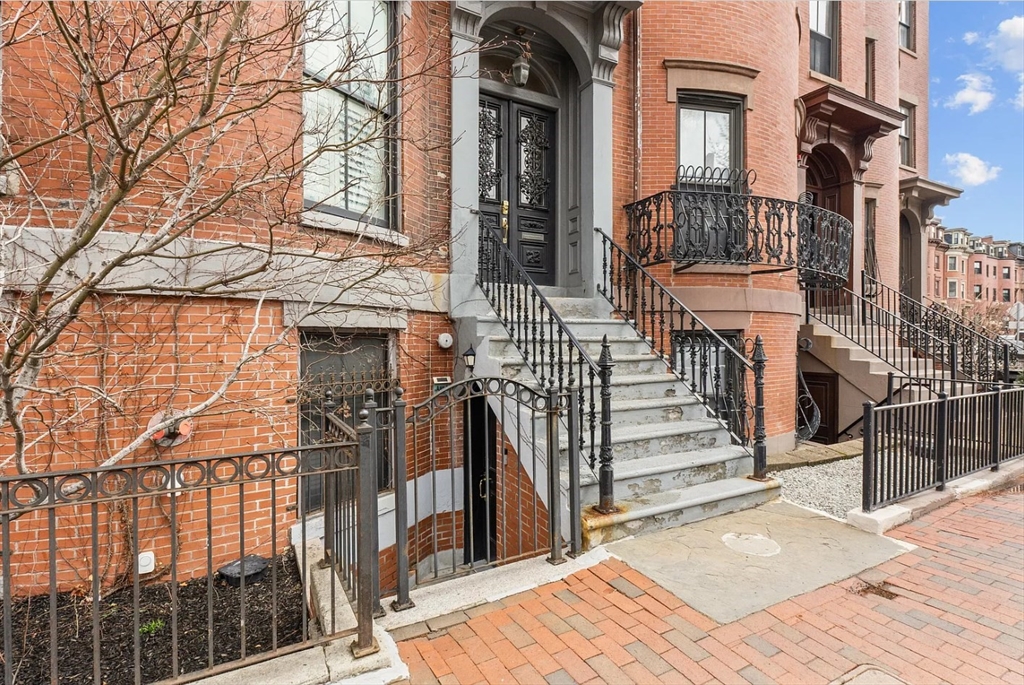 2 bed, 1 bath apartment for rent at 520 Massachusetts Unit 1, South End — photo 9 of 9