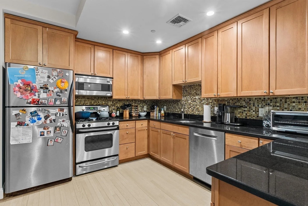2 bed, 1 bath apartment for rent at 520 Massachusetts Unit 1, South End