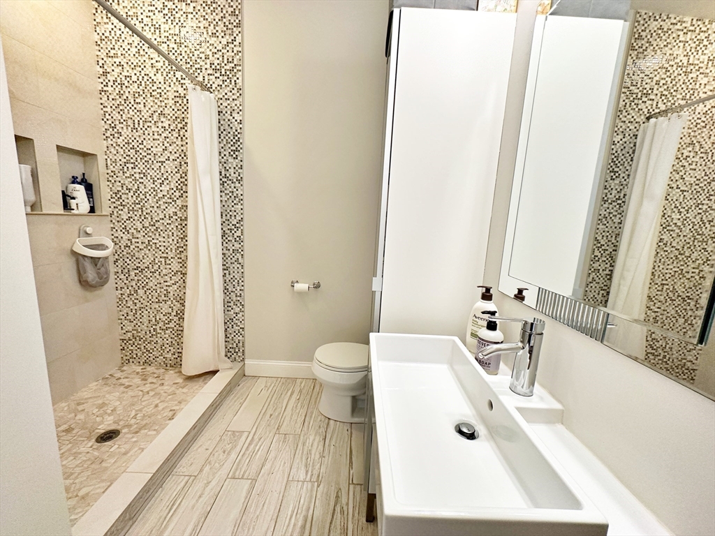 2 bed, 1 bath apartment for rent at 520 Sumner St Unit 3, East Boston — photo 14 of 19